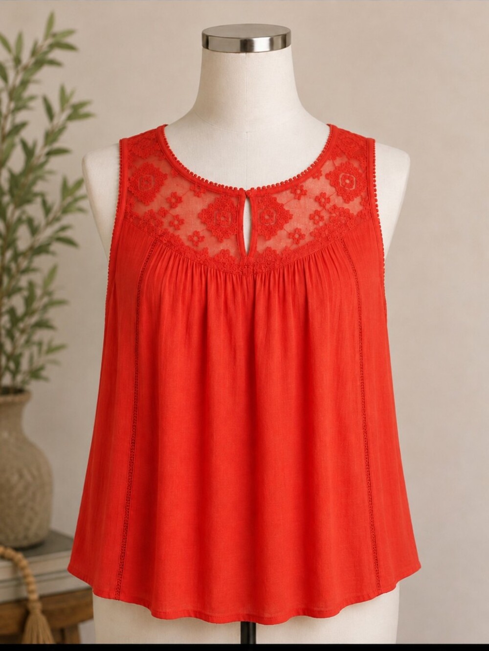 Women's Red Lace Yoke Sleeveless Cami